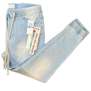 NWT high rise jogger gogo jeans Size 9